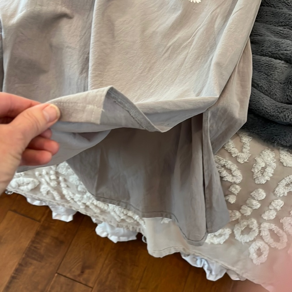 Long gray dress with daisies Size L - Picture 8 of 8